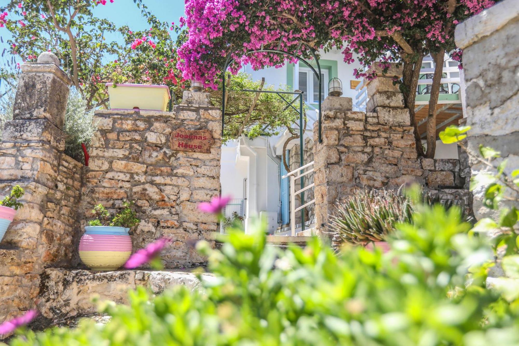 Joannas Sea-View Stone House Apartment Katavolos Bagian luar foto