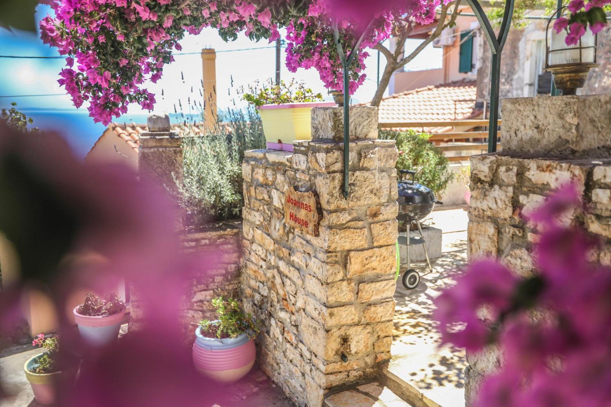 Joannas Sea-View Stone House Apartment Katavolos Bagian luar foto